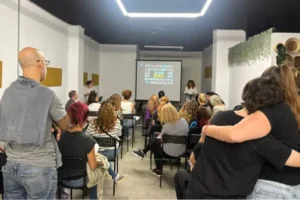  "La Esperanza" ofrece ayuda a centros escolares en Valencia para acabar con el antisemitismo