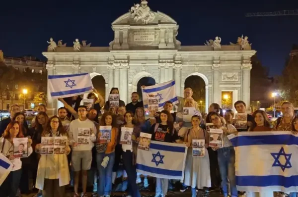 Colectivos judíos y asociaciones de amistad recordaron el 7-O en varias ciudades españolas