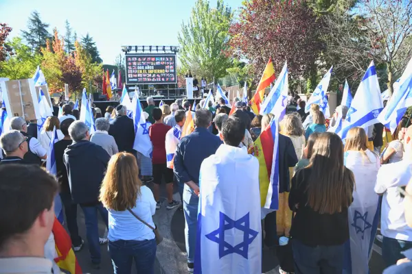 Los judíos madrileños piden poner fin al odio antisemita y contra Israel en el aniversario del 7-O