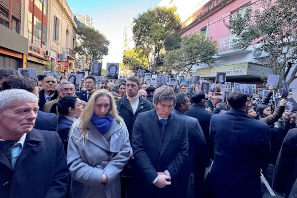 Reclamación de justicia y advertencias sobre la amenaza iraní en el acto de recuerdo por el atentado de la AMIA 1 AMIA 1 Javier Milei