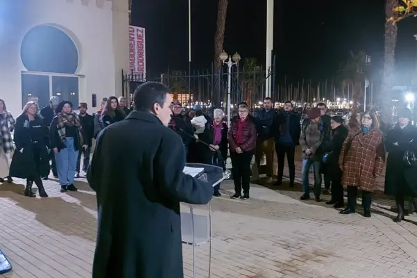Alicante encendió la quinta vela de Janucá en un acto al que acudió la concejala de Cultura