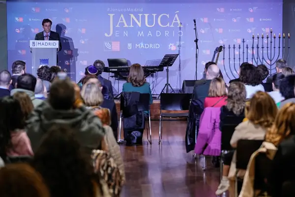 Janucá en el corazón de Madrid: la ciudad se prepara para celebrar la fiesta de las luces