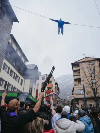 Andorra organiza un carnaval con la ejecución simbólica de una figura marcada con la estrella de David 2 Andorra antisemitismo 1