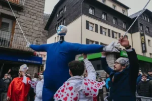 Andorra organiza un carnaval con la ejecución simbólica de una figura marcada con la estrella de David