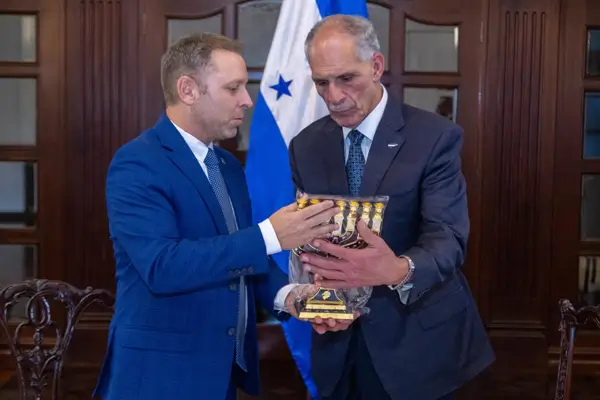 El nuevo presidente de Honduras, de origen palestino, fortalece la lucha internacional contra el antisemitismo 2 Asfura presidente de Honduras 2
