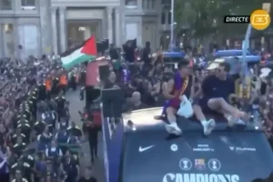 Los aficionados del Barsa en Israel indignados con Yamal por politizar el fútbol con una bandera palestina