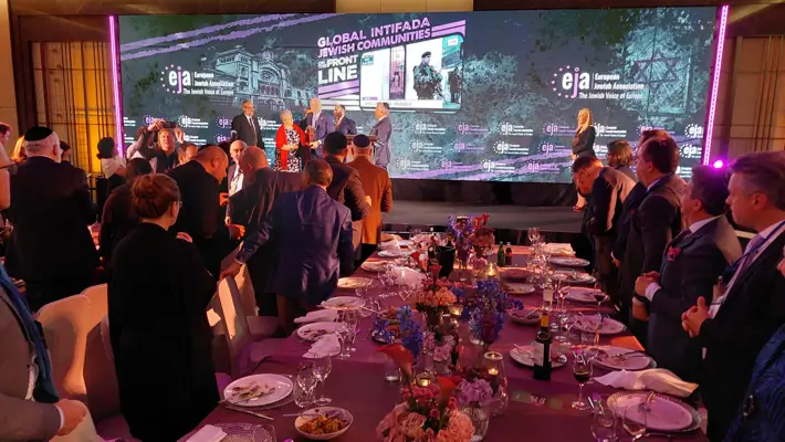 La presidenta de la CJM galardonada con el Premio Reina Esther de la EJA en una gala de líderes judíos europeos 2 Bill White embajador EEUU