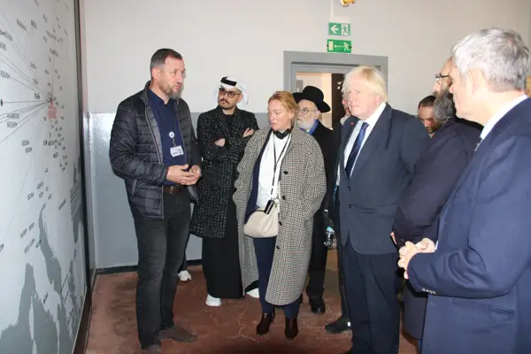 Boris Johnson en Auschwitz