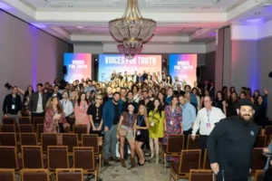 CAM reunió en Miami a influencers con más de 100 millones de seguidores para combatir el antisemitismo