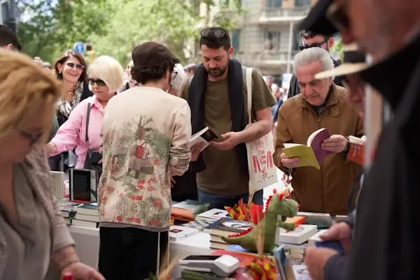 La CIB debutó con éxito en la Diada de los Libros y las Rosas 1 CIB Barcelona Feria del Libro