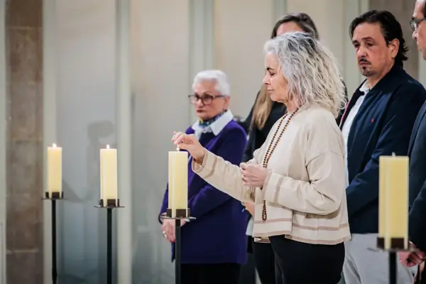 Cataluña y Valencia recuerdan el Holocausto con un llamado institucional a no ser indiferentes ante el odio 4 Cataluna Dia del Holocausto Silvia Leida ATID
