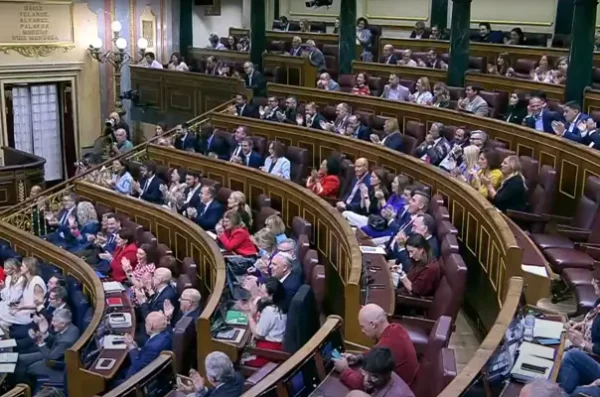 El Congreso aprueba el embargo de armas a Israel con el apoyo de Podemos en último momento