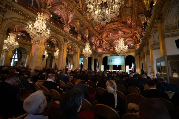 Los alcaldes europeos concluyen en París que la lucha contra el antisemitismo empieza en las ciudades