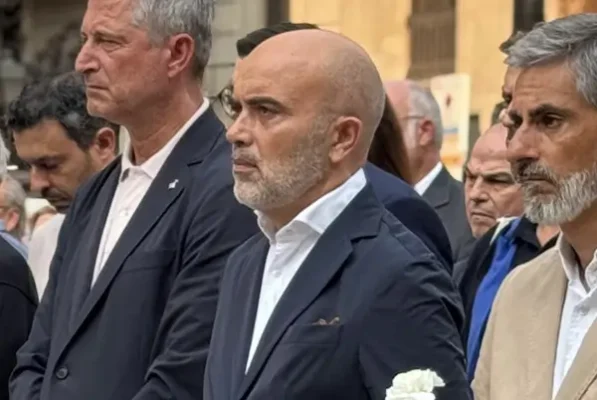 Collboni respalda la propuesta del PP de dedicar una calle de Barcelona al recuerdo del Holocausto