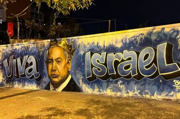 Agresión en plena calle de Barcelona al grafitero israelí Dudi Shoval por mensajes pro-israelíes