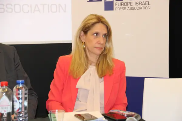 Eurodiputados y expertos reivindican en Bruselas el diálogo entre la UE e Israel frente a las propuestas de sanciones 2 EJA Benedetta Buttiglione directora del AJC Transatlantic Institute