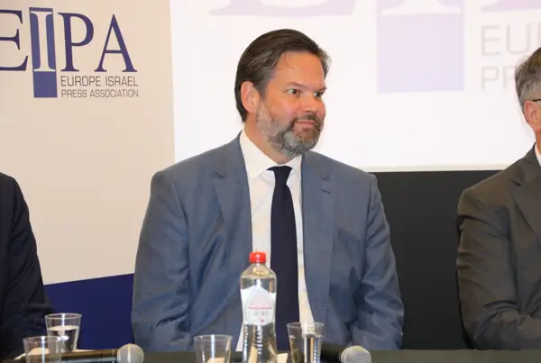 Eurodiputados y expertos reivindican en Bruselas el diálogo entre la UE e Israel frente a las propuestas de sanciones 1 EJA Lukas Mandl Austria PPE