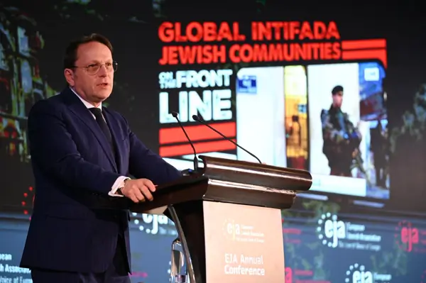 Europa ante una prueba decisiva: proteger a sus comunidades judías del antisemitismo o fallarse a sí misma 4 EJA Oliver Varhelyi comisario de la UE