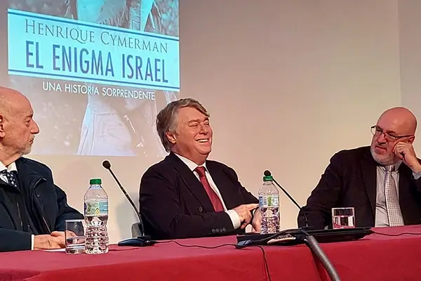 "Sánchez no inventó nada. En la Edad Media reyes ya utilizaban el antisemitismo y a los judíos como bode expiatorio" 10 Enrique Cymermann Madrid