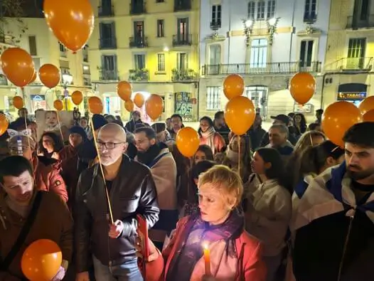 Más de 300 personas en "último homenaje" a la familia Bibas