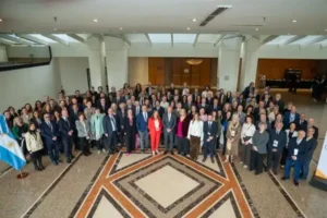 Argentina lleva la memoria del Holocausto al centro de la agenda internacional en el primer plenario de la IHRA bajo su presidencia