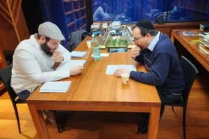 La comunidad Jabad Lubavitch de Barcelona impulsa el programa de estudio "Kolel Torá"