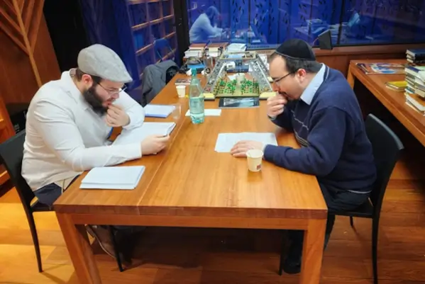 La comunidad Jabad Lubavitch de Barcelona impulsa el programa de estudio "Kolel Torá"