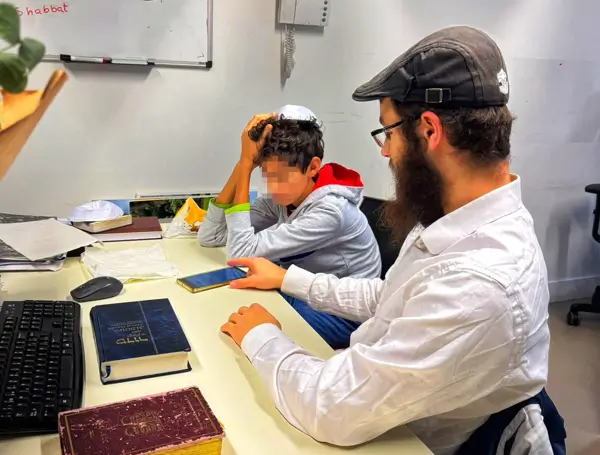 La comunidad Jabad Lubavitch de Barcelona impulsa el programa de estudio "Kolel Torá" 1 Jabad 2 Estudio de la Tora