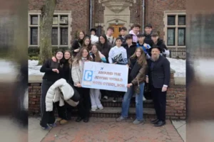 Veinte adolescentes españoles viajan a Nueva York para el mayor shabbatón judío de Jabad
