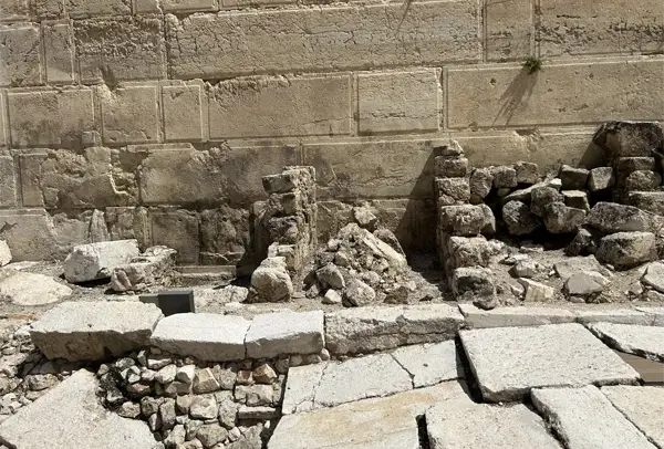 Piedras que lloran: huellas arqueológicas de los Templos destruidos 1 Kotel piedras