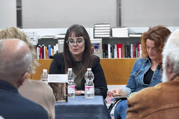 La historiadora Laura Miró Bonnín presenta su libro "En Nicolau Marieta i Na Simona. Biografía de dos xuetes dissidents" (Foto: Cedida por la autora)