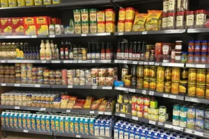 Mucho más que una lista de la compra: 500 productos casher para una vida judía más viable en Madrid