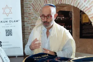 Un viaje a la esencia del judaísmo desde Almería con el rabino Mario Stofenmacher