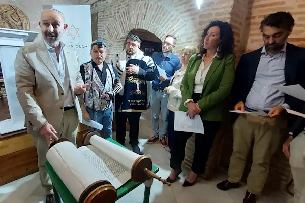 La comunidad Jabruta Tikún Olam<br>ya tiene séfer Torá 1 Mario Stofenmacher