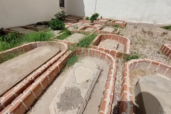 La ruta nocturna ‘Melilla Sefardí’ regresa con más y nuevos elementos simbólicos 1 Melilla cementerio de la Alcazaba panoramico