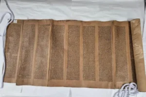Un Sefer Torá español de hace 700 años reaparece como testimonio único de la Sefarad medieval