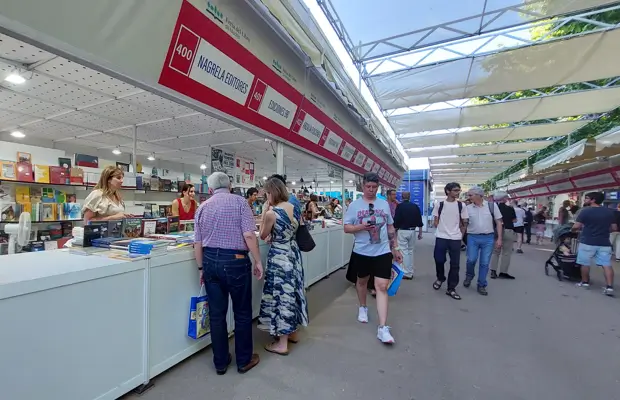 Nagrela, una página judía en medio del océano de títulos en la Feria del libro de Madrid 1 Nagrela pabellon