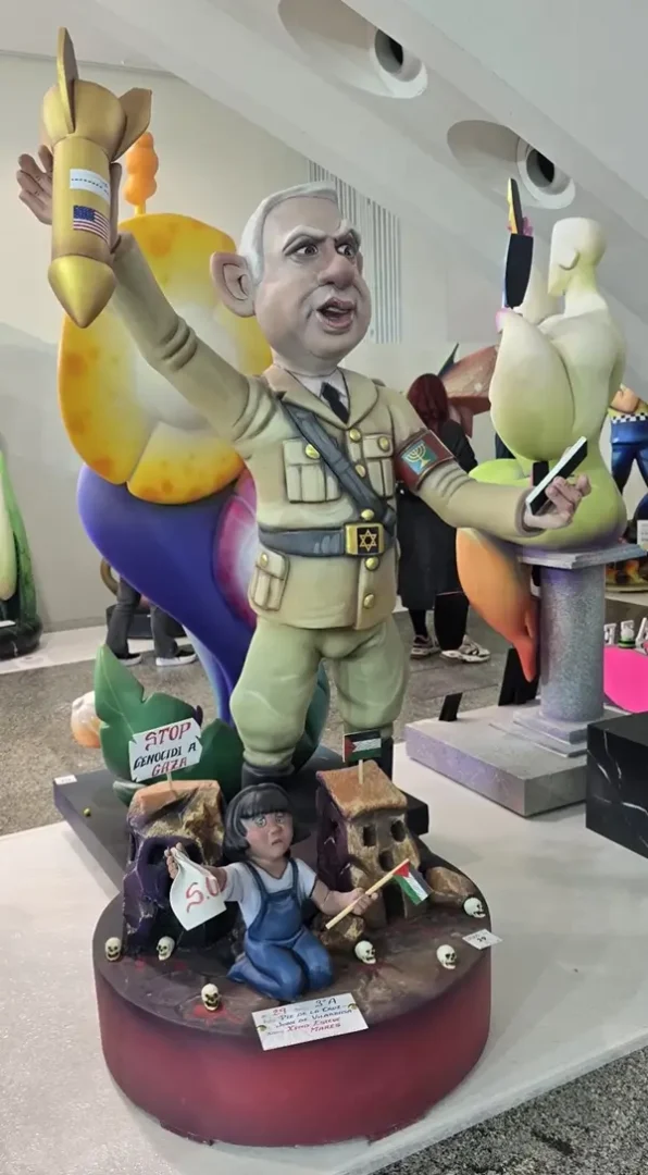 Las Fallas, rienda suelta al antisemitismo 1 Ninot Netanyahu 2025
