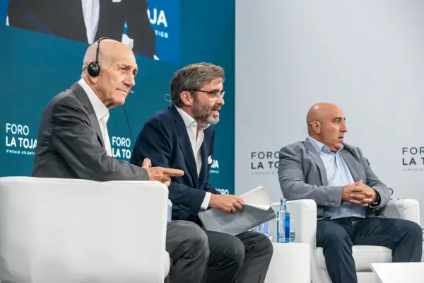 "Hay que detener la guerra en Gaza y traer de vuelta a los secuestrados" 3 Olmert Foro La Toja 3