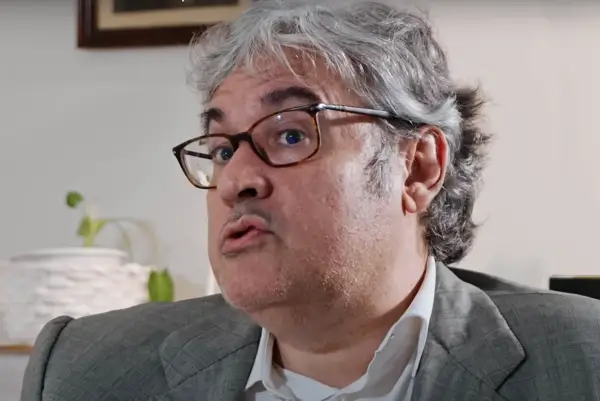 ACOM y el Centro de Estudios Judeo-Cristianos acusan a Juan Manuel de Prada de antisemitismo moderno