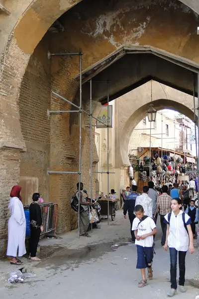 Puerta de acceso al mellah juderia de Fez autor Adam Jones wikipedia