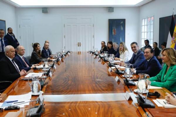 España intensifica vínculos con los palestinos y deja atrás a Israel