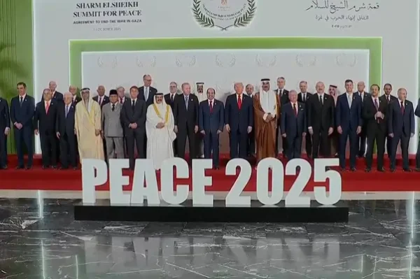 Albares llama a consolidar la paz pero mantiene la acusación de genocidio contra Netanyahu