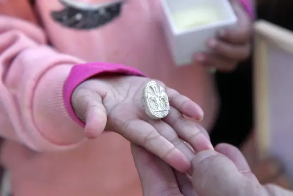 Una niña descubre un sello cananeo de 3.800 años 1 Sello cananeo