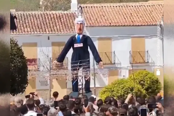 Israel reprende a España tras la quema de un "Judas" de Netanyahu en Málaga. Exteriores rechaza la acusación de antisemitismo