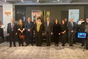 El ex gran rabino Shlomo Amar encabezó en Madrid un encendido de la Janucá organizado por la FCJE