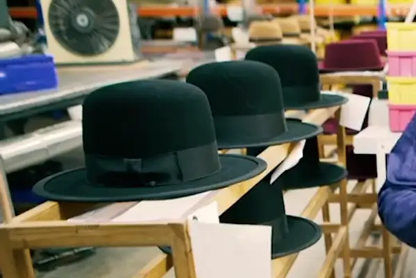 ¿Se librarán de aranceles los sombreros para ortodoxos de Sevilla?