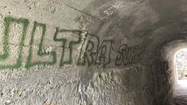 MCI denuncia pintadas neonazis en el antiguo cementerio judío de Segovia 1 Ultra Sur 1