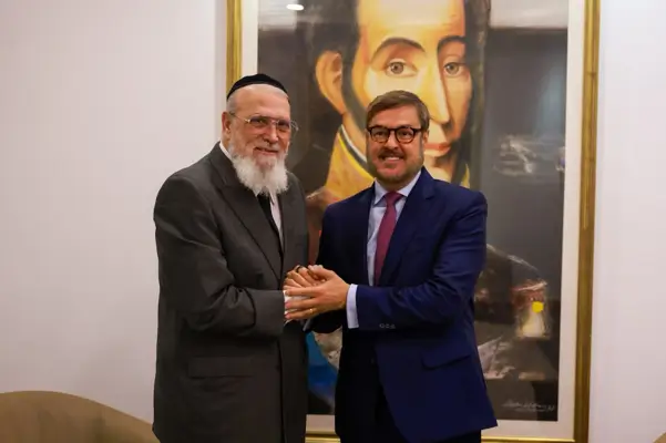 El rabino principal de Venezuela pide a Delcy Rodríguez restablecer las relaciones con Israel