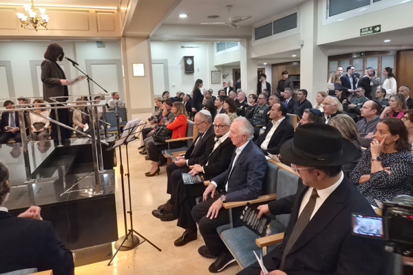 El presidente de la CJB reivindica la memoria en un acto de Yom HaShoá con amplia representación institucional
